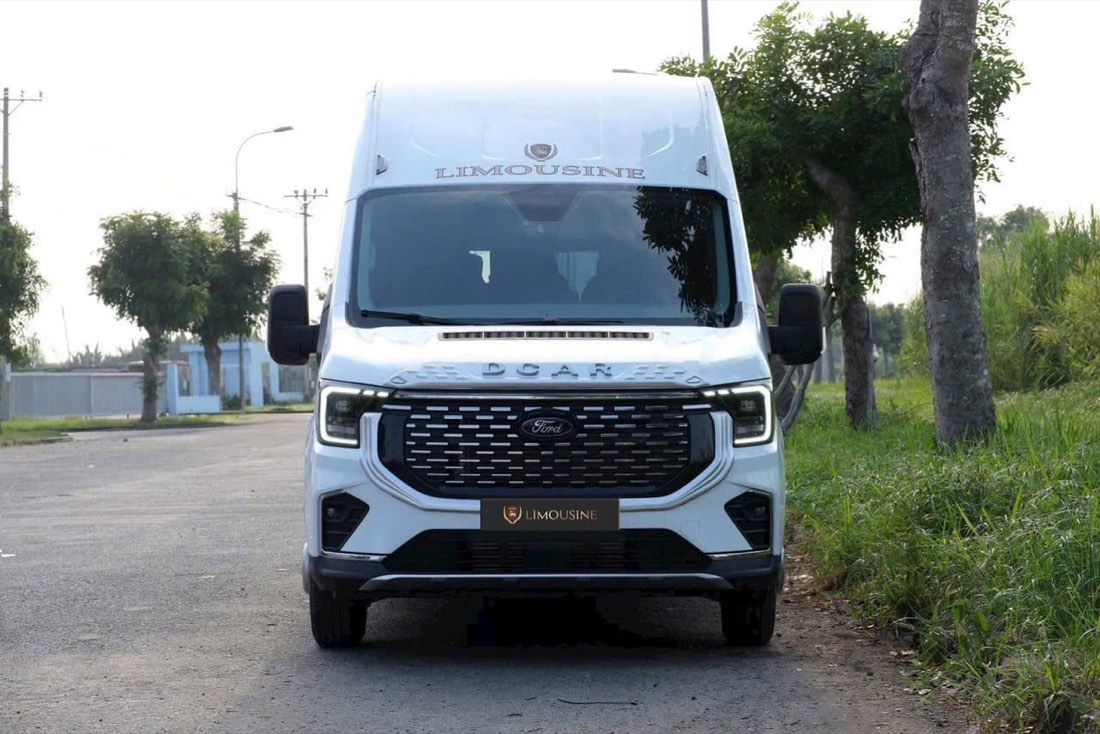 Limousine trắng