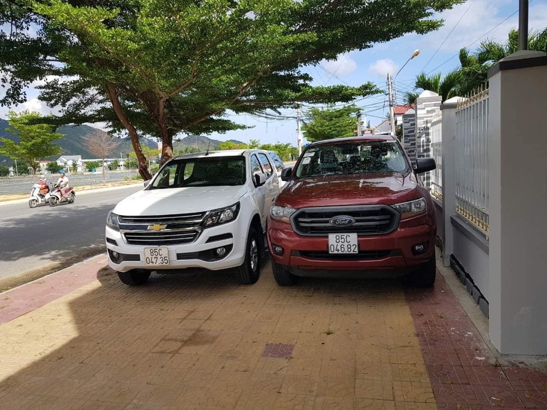 Xe bán tải Chevrolet Colorado và Ford Ranger phục vụ dự án